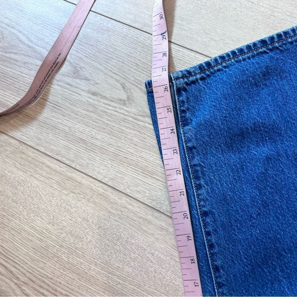 Levi's Ribcage Straight Ankle Jeans - Picture 8 of 8